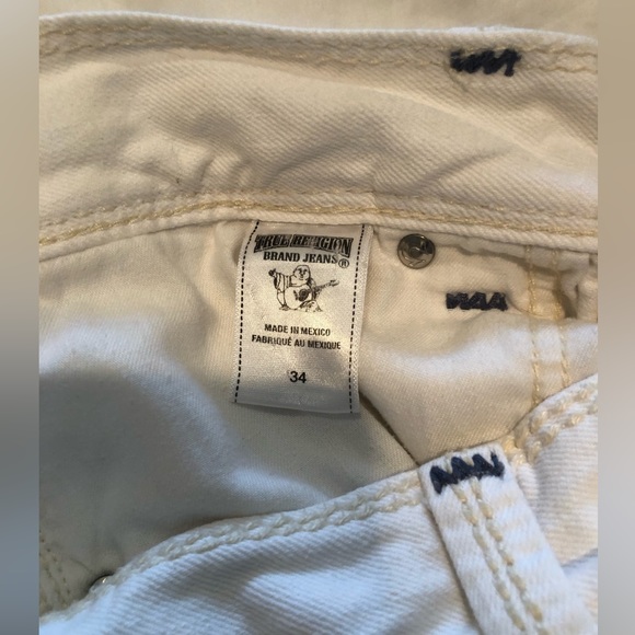 True Religion White and Cream Straight Jeans with blue stitching accents 34 x 32 - Picture 6 of 10